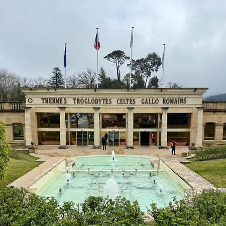 Apartment 1 Avec Piscine *
