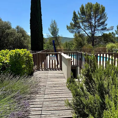 1 Avec Piscine Apartmán *