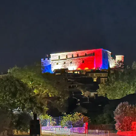 1 Avec Piscine Appartamento