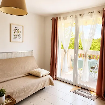 1 Avec Piscine Apartman