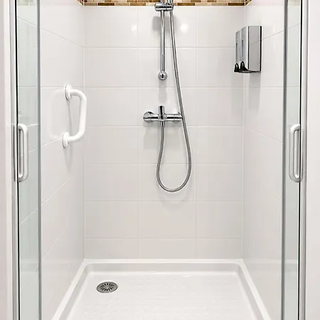 1 Avec Piscine Apartman