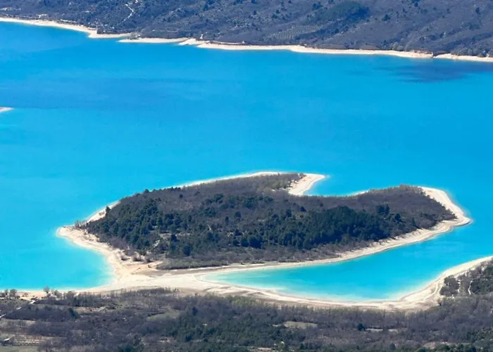 1 Avec Piscine Appartamento
