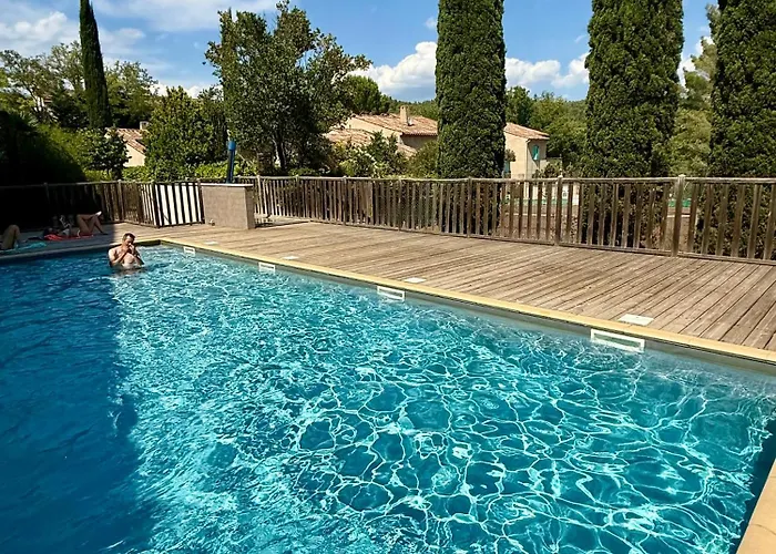Apartament 1 Avec Piscine Gréoux-les-Bains